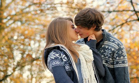 cute couple kiss pic|cute couple kiss images.